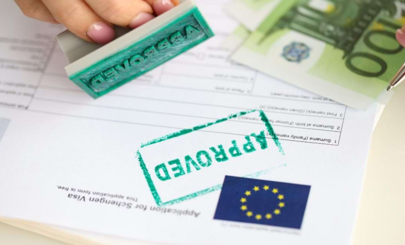 Как самозанятому получить загранпаспорт